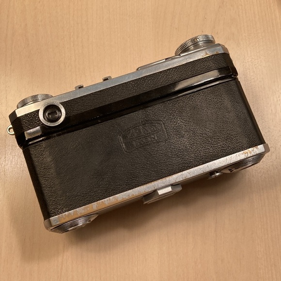 Contax II Zeiss Ikon 35mm Rangefinder Camera w/ Jupiter 8M 50mm f / 2 (Serviced) - Picture 8 of 17